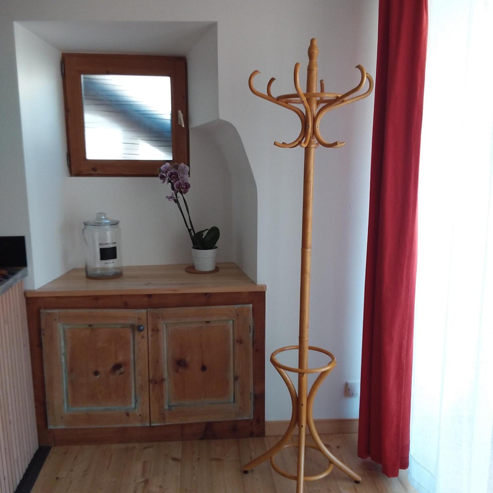 Crots Appartement Dans Maison De Village מראה חיצוני תמונה